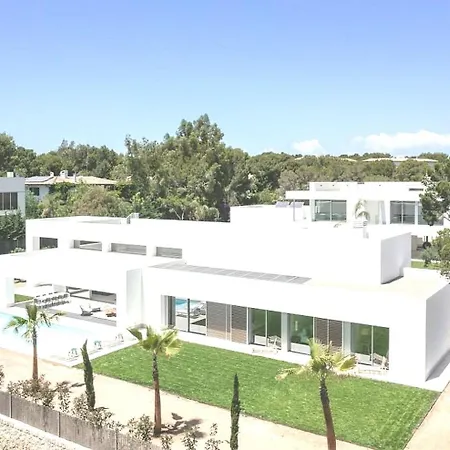 And Spacious -family Sea View Holiday home